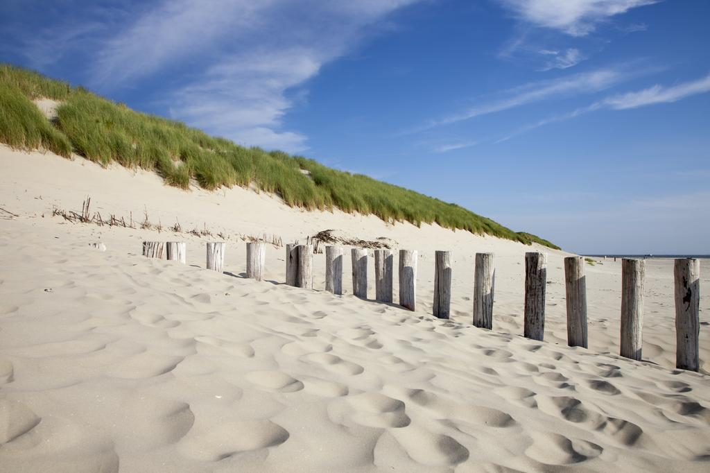 Zeeduin, Met Zonnig Terras - Volledige Keuken- Resort Amelander Kaap, Incl Verwarmd Hotel-Zwembad Nabij Dorp, Duinen En Strand هولوم الغرفة الصورة